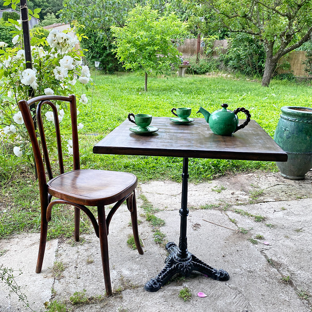 table et chaise bistro en bois pied en fonte