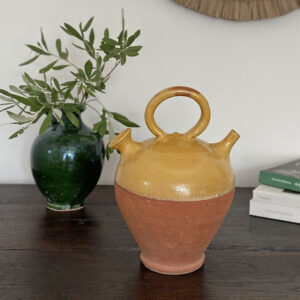 Gargoulette pot ancien en terre cuite vernissée, cruche pour conserver l'eau en argile partie émaillée du 19è siècle