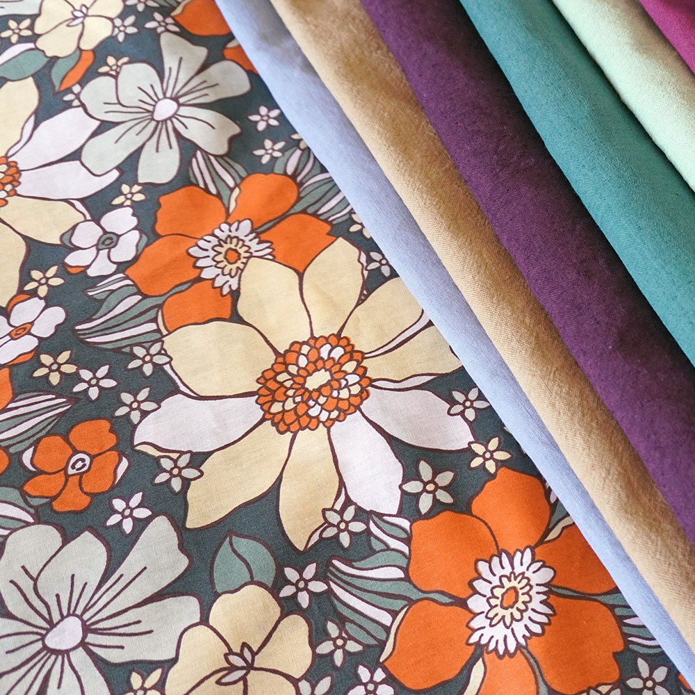 Détail tissu Coussin fleuri vintage