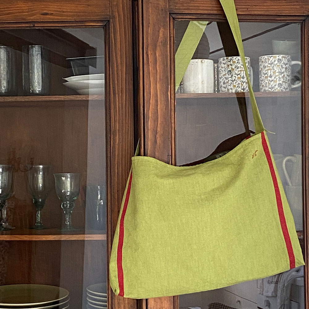 Sac shopping avec bandoulière cousu main torchon ancien en lin teint vert